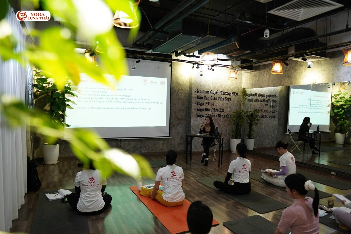 Trung tâm đào tạo giáo viên yoga tại Hà Nội uy tín