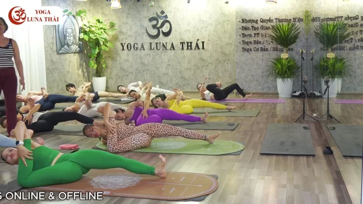yoga flow tăng sức mạnh và độ linh hoạt