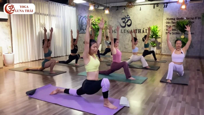 yoga giảm cân cho người ít vận động